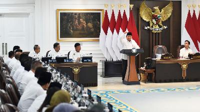 President Prabowo Subianto and Vice President Gibran Rakabuming Raka attending a plenary cabinet meeting at the State Palace, Jakarta, May 5, 2025. Tempo/Imam Sukamto