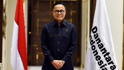 Chief Operating Officer (COO) Badan Pengelola Investasi Daya Anagata Nusantara atau BPI Danantara Dony Oskaria seusai wawancara dengan Tempo, di kantor BPI Danantara Indonesia, Gedung Plaza Mandiri, Jakarta, 5 Juni 2025. Tempo/Imam Sukamto