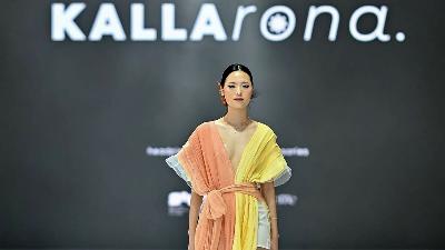 Busana karya Kalla Rona dalam Jakarta Fasion Week 2025. Instagram/kallarona_