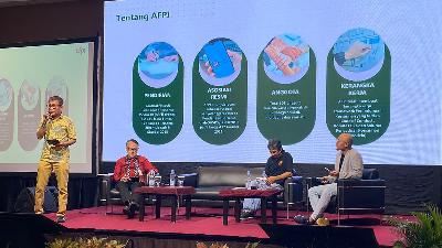 Ketua Umum Asosiasi Fintech Pendanaan Bersama Indonesia (AFPI), Entjik S Djafar berbicara dalam kegiatan sosialisasi dan edukasi mengenai peran, manfaat, dan risiko pinjaman online (pinjol) khususnya bahaya pinjol ilegal yang dilakukan oleh Otoritas Jasa Keuangan (OJK) di Belitung, 23 Oktober 2022. afpi.or.id