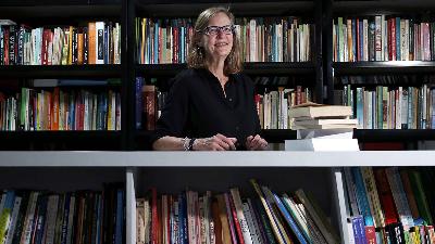 Janet Steele during her visit to the Tempo office in Jakarta, July 2, 2025. Tempo/Fardi Bestari