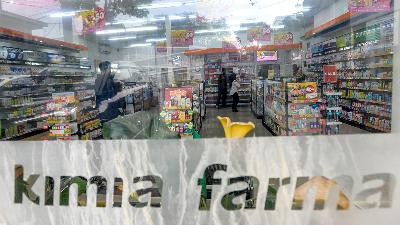 A Kimia Farma pharmacy in the Salemba area, Jakarta, June 3, 2024. Tempo/Tony Hartawan