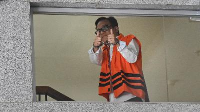 Immanuel Ebenezer, a corruption suspect in the management of Occupational Safety and Health (K3) certification at the Ministry of Manpower, arrives for questioning at the KPK’s Merah Putih Building in Jakarta, September 2, 2025. Tempo/M Taufan Rengganis