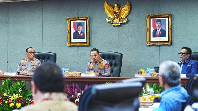 National Police Chief General Listyo Sigit Prabowo leads the acceleration meeting of Polri's transformation at the Indonesian National Police Headquarters, South Jakarta, September 24, 2025. Dok. Humas Polri