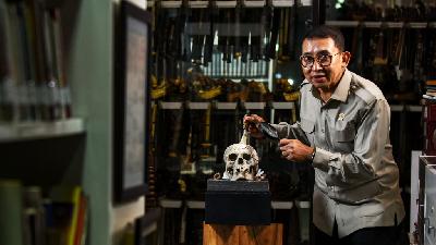 Minister of Culture Fadli Zon during an interview with Tempo at Fadli Zon Library, Jakarta, October 18, 2025. Tempo/Tony Hartawan