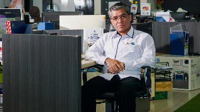 Manpower Minister Yassierli at the Manpower Ministry Building, Setiabudi, South Jakarta, October 21, 2025. Tempo/Ilham Balindra