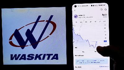 Waskita Beton Precast shares viewed on a mobile phone in Jakarta, December 5, 2025. Tempo/Fardi Bestari