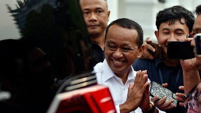 Minister of Energy and Mineral Resources Bahlil Lahadalia after attending a limited meeting with President Prabowo Subianto at the Presidential Palace Complex, Jakarta, September 16, 2025. Tempo/Imam Sukamto