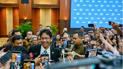Finance Minister Purbaya Yudhi Sadewa answers questions from reporters after a meeting of the Financial System Stability Committee (KSSK) in Jakarta, January 27, 2026. Kemenkeu Photo/Wisnu Nanda R.R.