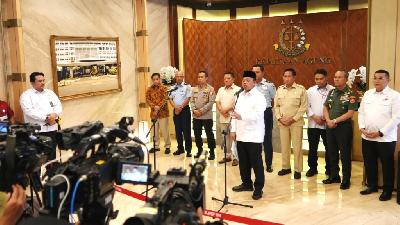 Minister of Agrarian Affairs and Spatial Planning/Head of the National Land Agency Nusron Wahid delivers a statement at the Attorney General’s Office, Jakarta, January 21, 2026. Doc. Legal Information Center of the AGO
