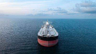 A large crude oil tanker anchored in the Strait of Hormuz, Iran, June 2024. Shutterstock/Clare Louise Jackson.
