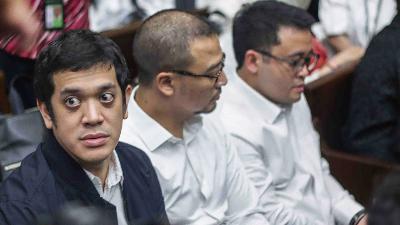 (From left) Muhammad Kerry Adrianto Riza, Dimas Werhaspati, and Gading Ramadhan Joedo attend their verdict hearing in the corruption case involving crude oil governance at the Jakarta Corruption Court, February 26, 2026. Tempo/Muhammad Zaki Fauzi.