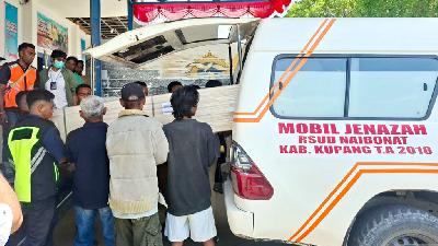 The repatriation of the body of an Indonesian migrant worker from Kupang Regency at El Tari Airport, Kupang, East Nusa Tenggara, August 26, 2025. Antara/Yosep Boli Batoana.