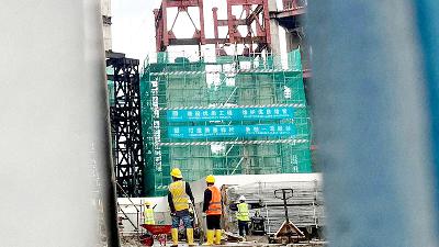 Construction of the Indonesia-1 Tower on Thamrin Street, Jakarta, April 8, 2026. Tempo/Daniel Ahmad Fajri