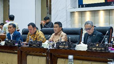 Chairman of House of Representatives Commission XI Mukhamad Misbakhun attends a working meeting of Commission XI on state revenue performance for the first quarter of fiscal year 2026 at the Parliamentary Complex, Senayan, April 6, 2026. dpr.go.id