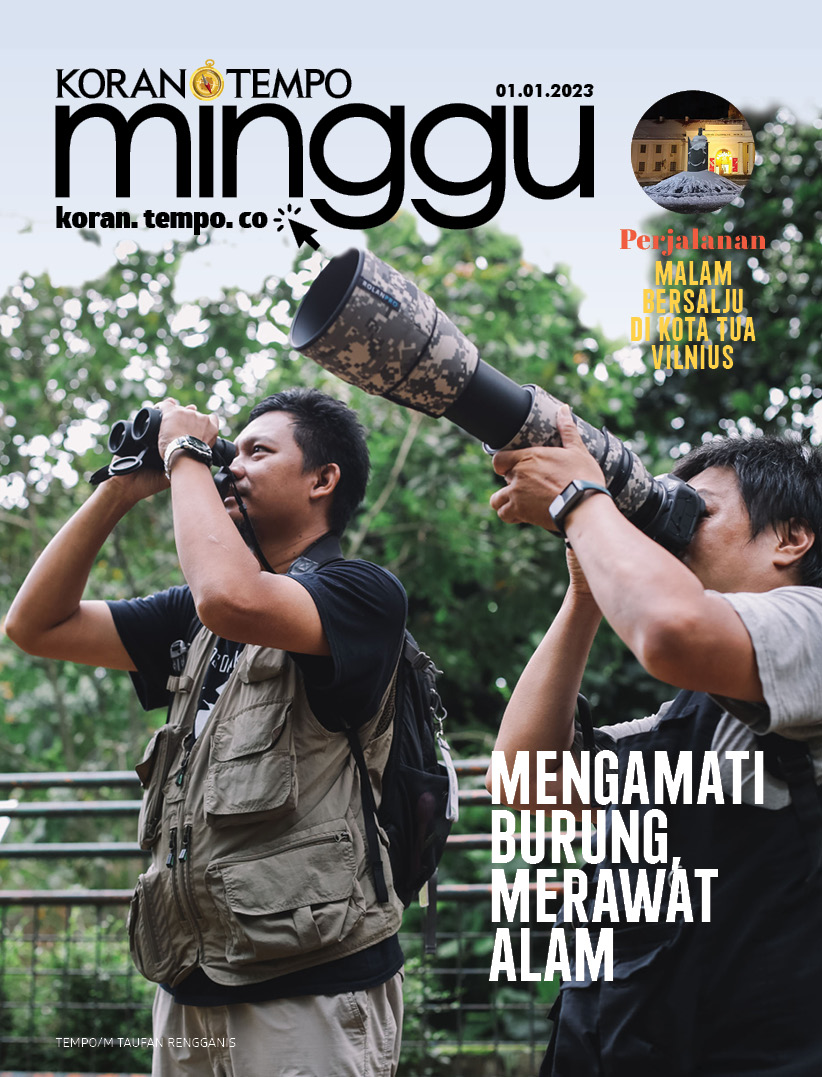 Cover Koran Tempo - Edisi 2023-01-01 -- Mengamati Burung Merawat Alam