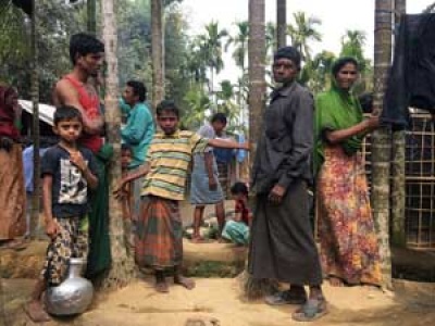 Ribuan Warga Rohingya Kabur Saat Dipulangkan