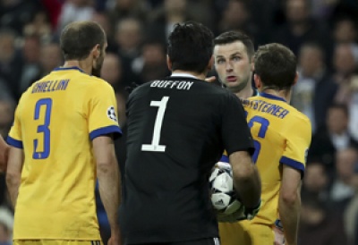 Madrid di Bawah Naungan Wasit